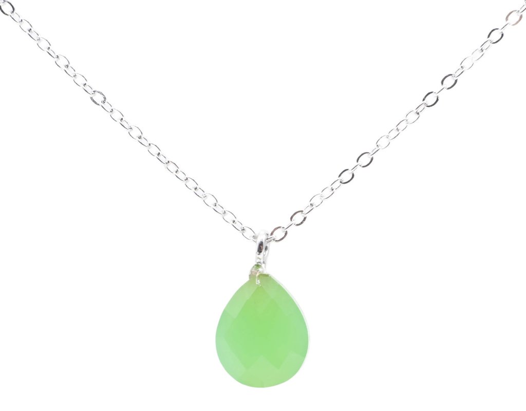 Collana con goccia di giada verde in argento 925