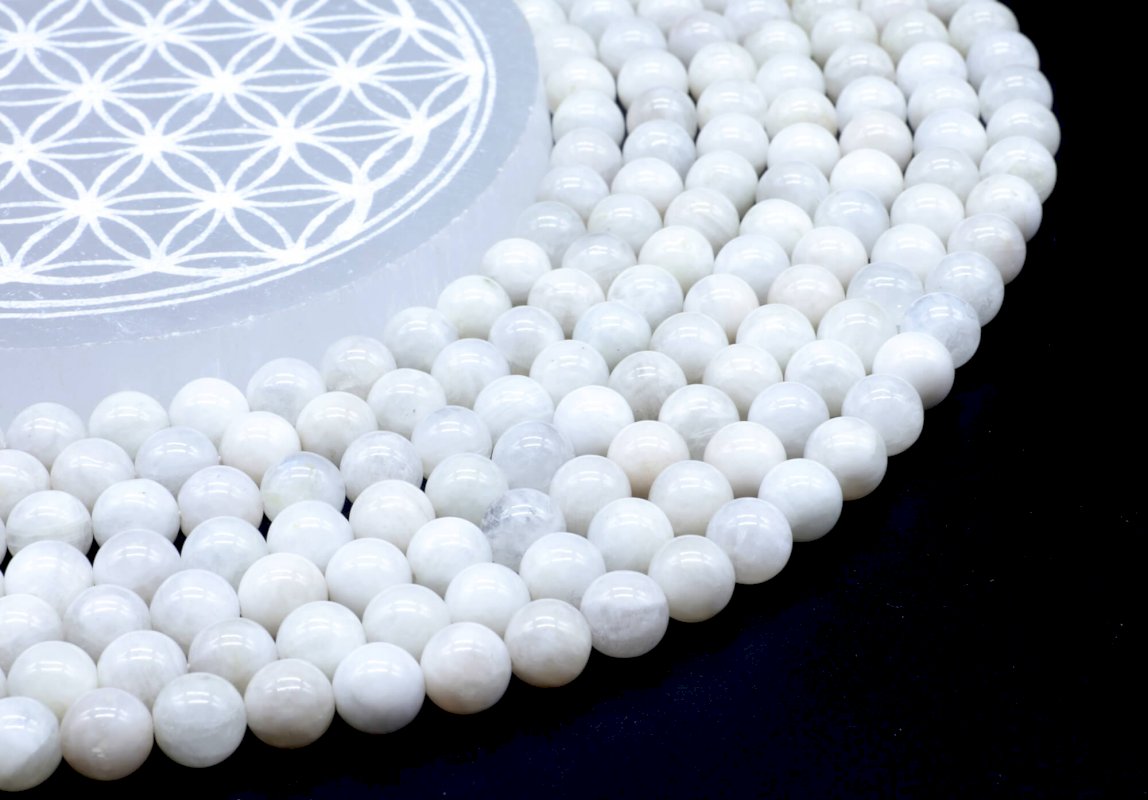 White Moon Beads 'AA' 8mm su un filo di 40cm