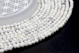 Perline Howlite da 4 mm su un filo da 40 cm