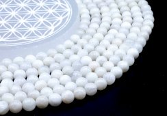 White Moon Beads 'AA' 8mm su un filo di 40cm