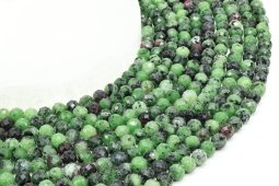 Perle sfaccettate di zoisite rubino da 6 mm su un filo da 40 cm