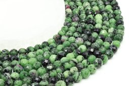Perle sfaccettate di rubino e zoisite da 8 mm su un filo da 40 cm