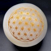 Sfera in selenite incisa 10cm - Fiore della Vita